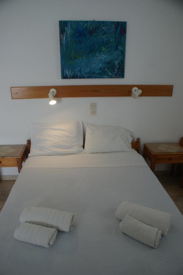 Hotel Eleftheria パロス島 エクステリア 写真
