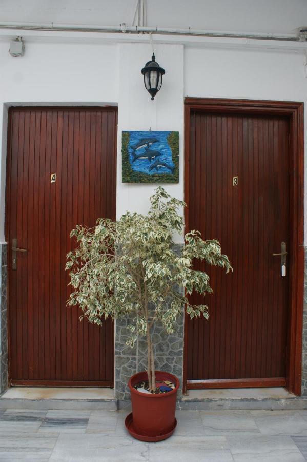 Hotel Eleftheria パロス島 エクステリア 写真