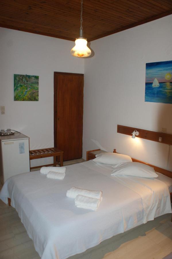 Hotel Eleftheria パロス島 エクステリア 写真