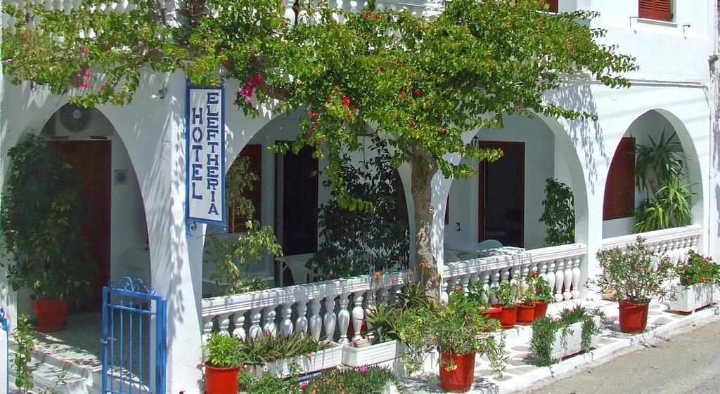 Hotel Eleftheria パロス島 エクステリア 写真
